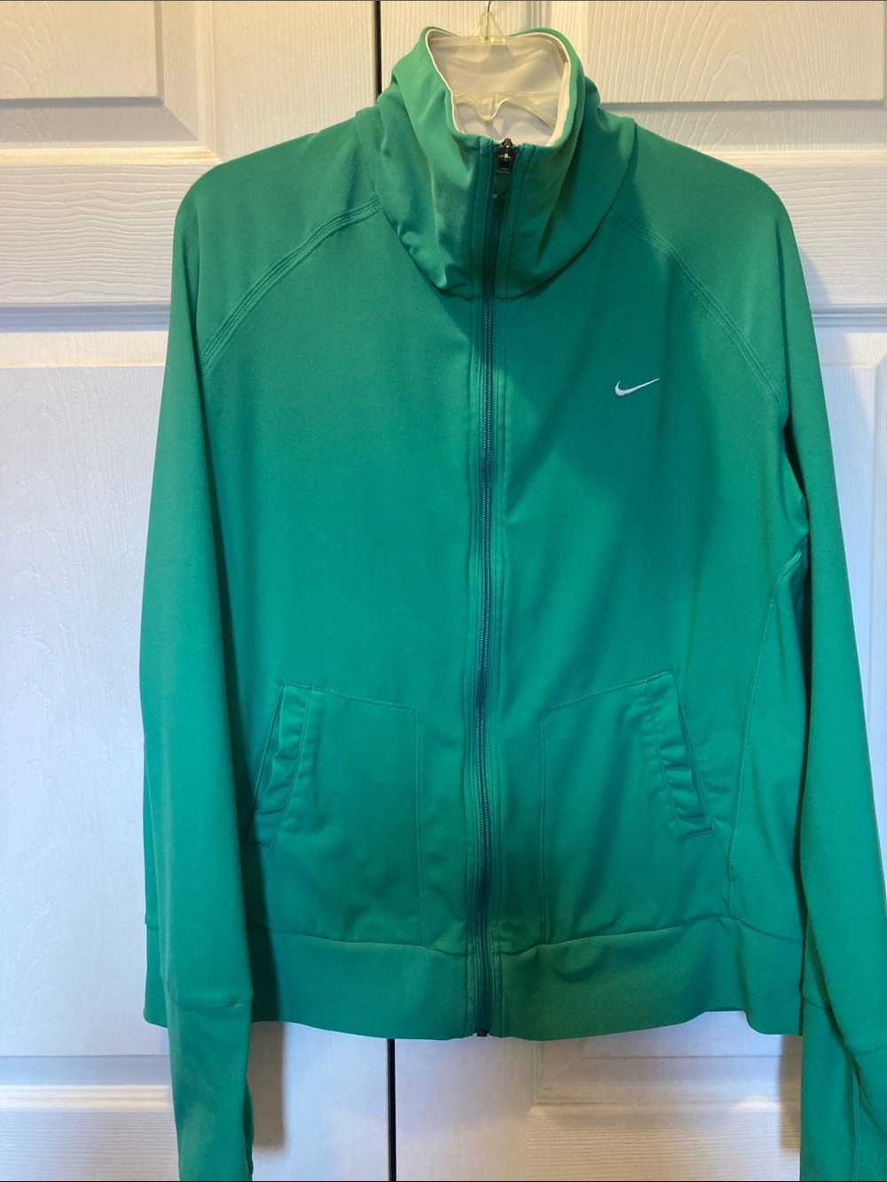 Women’s Kelly Green Nike Jacket .. size XL